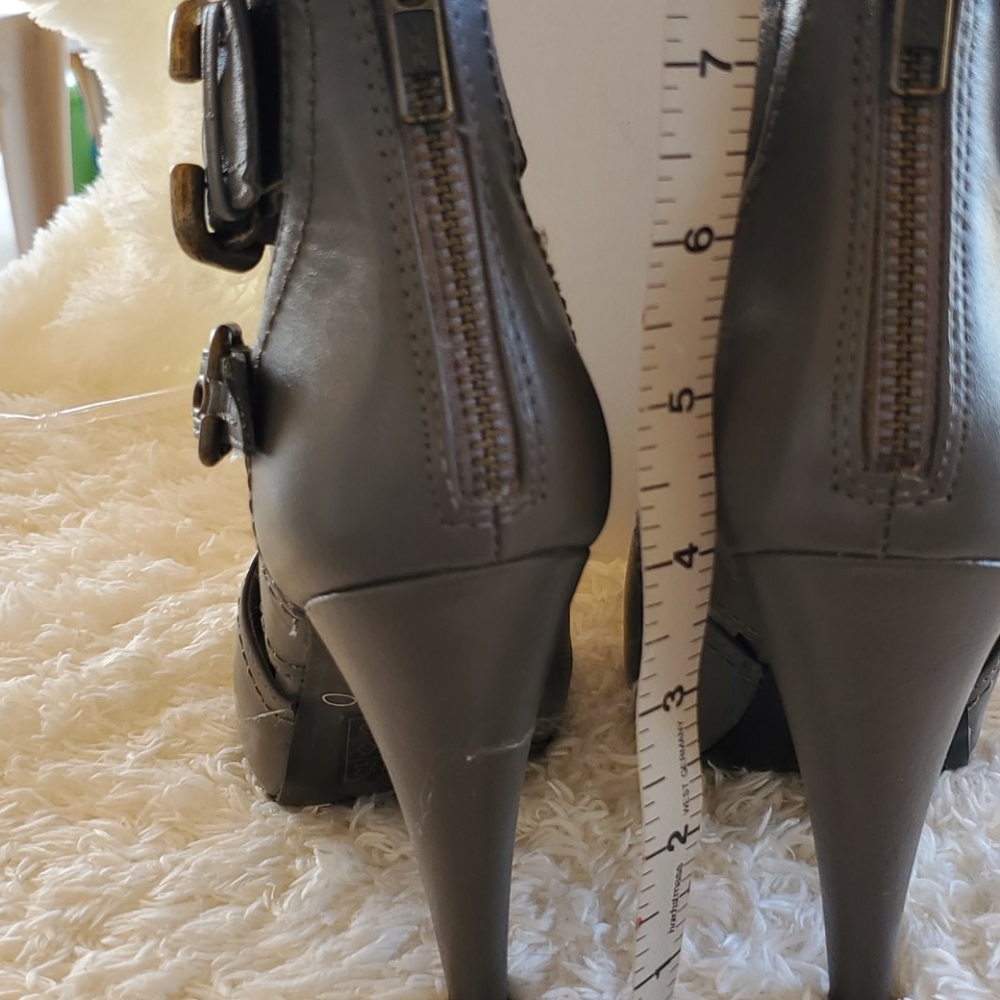 Booties - Picture 4 of 7